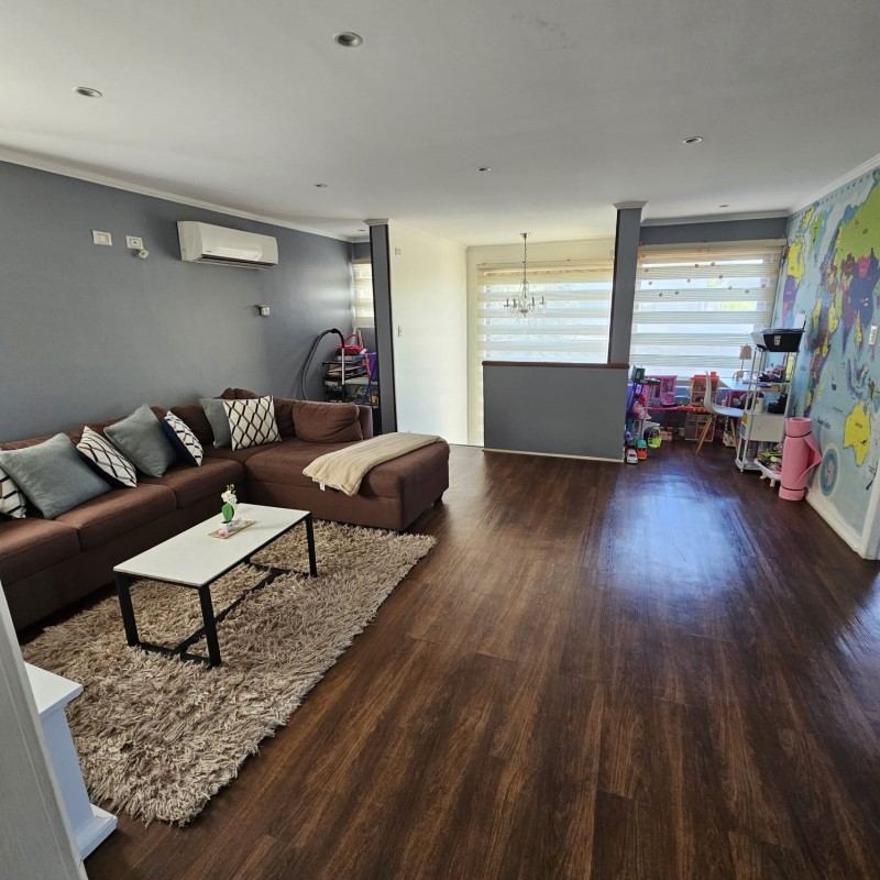 Vendemos Casa de 2 Pisos Estilo Mediterraneo