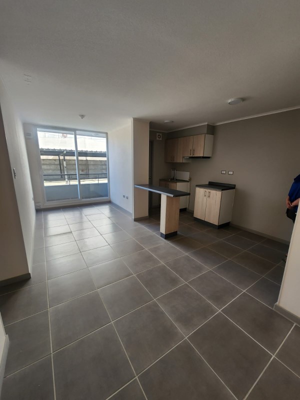 Arrienda Departamento Nuevo en Condominio Central Lantaño