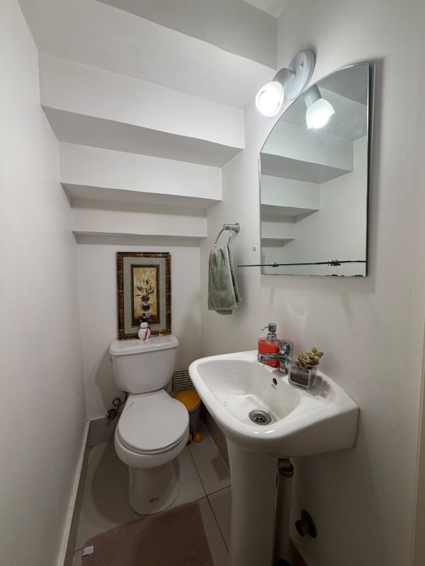 Casa en Venta en Barrio los Maderos Con Piscina y Quincho