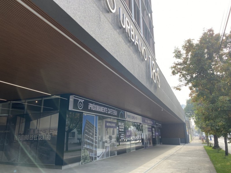 Arriendo Oficina Equipada en Edificio Urbano 18S
