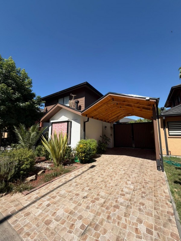 Vendemos Casa Remodelada en Villa Barcelona