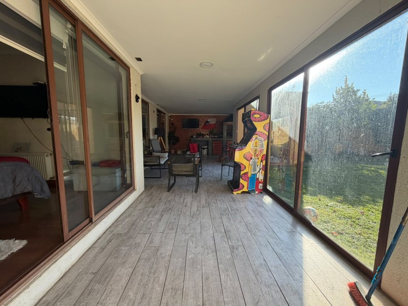 Casa en Venta en Barrio los Maderos Con Piscina y Quincho