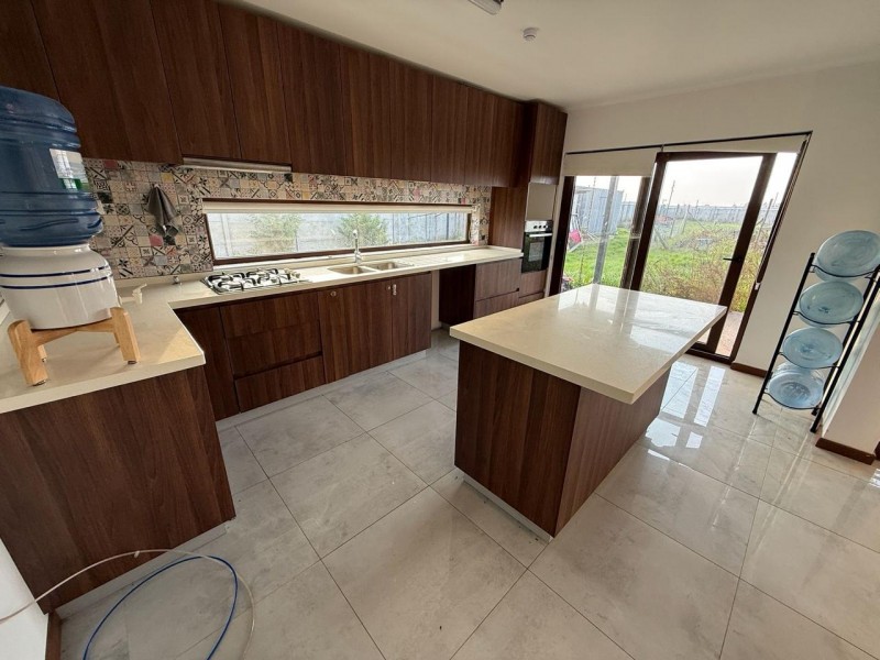 Vende Casa en Loteo Laurel de Oro, Camino A Coihueco 7,5Km