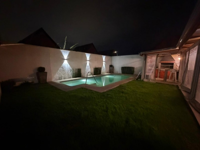 Venta Casa 5 Dormitorios en Quilamapu Con Piscina y Quincho