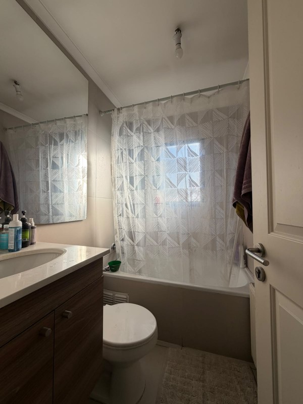 Casa en Venta en Barrio los Maderos Con Piscina y Quincho