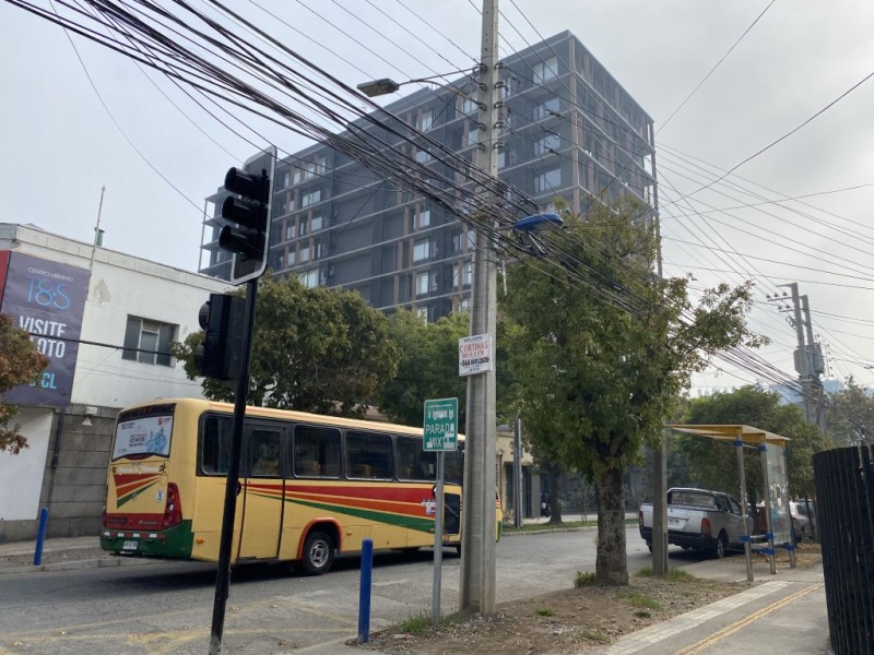 Arriendo Oficina Equipada en Edificio Urbano 18S