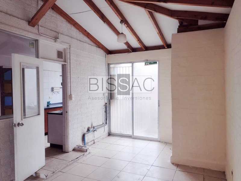 Arriendo Hermosa Casa 2 Pisos. Microbarrio Seguro.