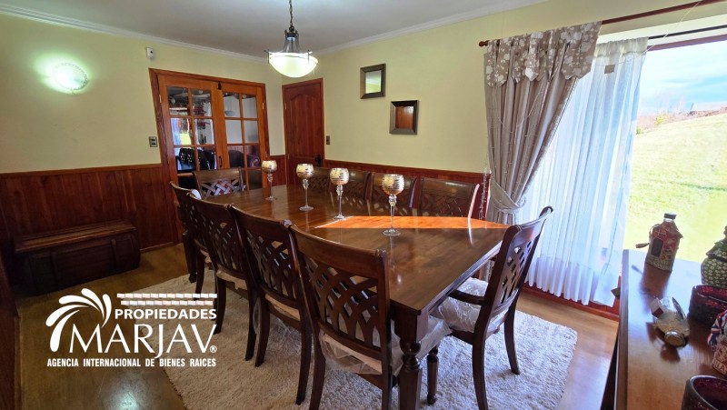 Casa de Arquitectura Única en Lomas de Villarrica