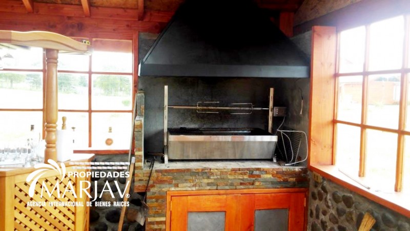 Casa de Arquitectura Única en Lomas de Villarrica