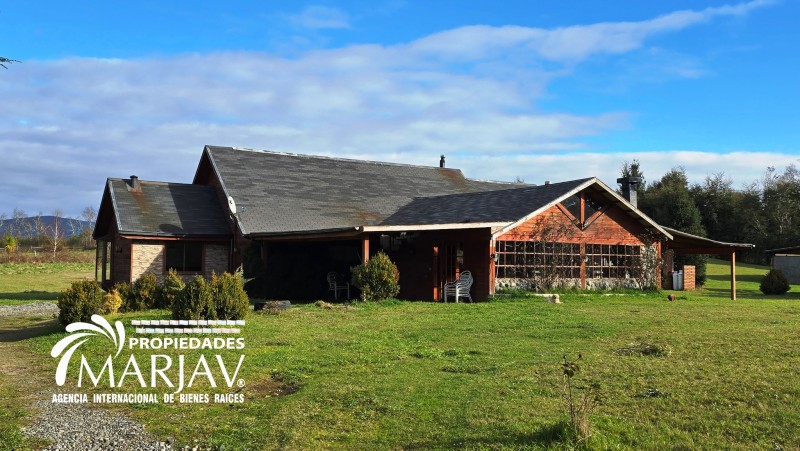 Casa de Arquitectura Única en Lomas de Villarrica