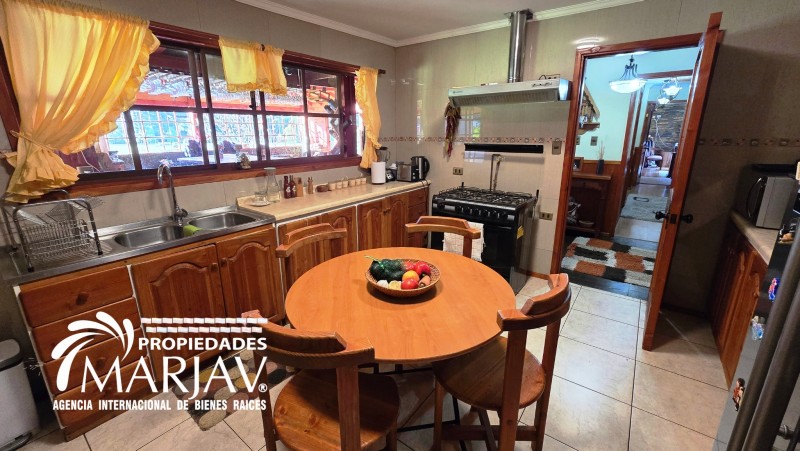 Casa de Arquitectura Única en Lomas de Villarrica