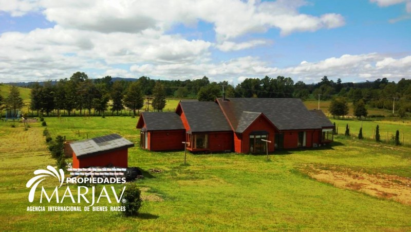 Casa de Arquitectura Única en Lomas de Villarrica
