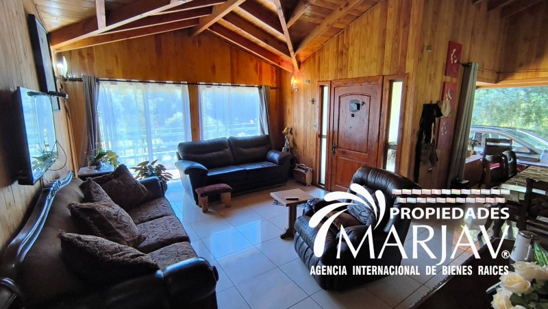 la Propiedad de 5.000M² Con 2 Casas + Quincho Villarrica