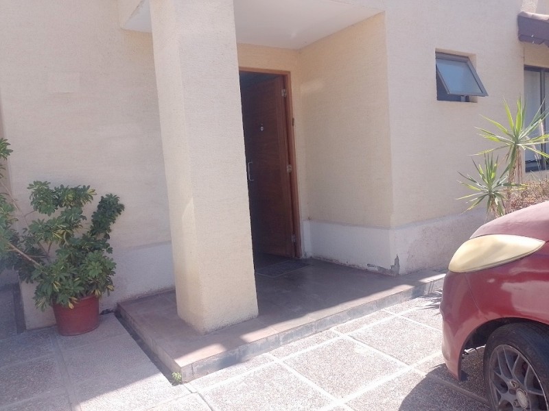 Elegante Casa 2 Pisos 4 Dormitorios 3 Baños, Servicios.