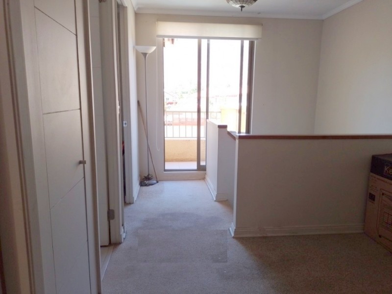 Elegante Casa 2 Pisos 4 Dormitorios 3 Baños, Servicios.