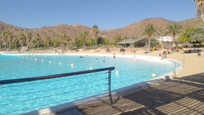 Elegante Casa 2 Pisos 4 Dormitorios 3 Baños, Servicios.