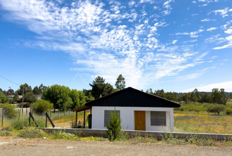 Arriendo de Oficinas Con Casa y Amplio Terreno — Ruta 128