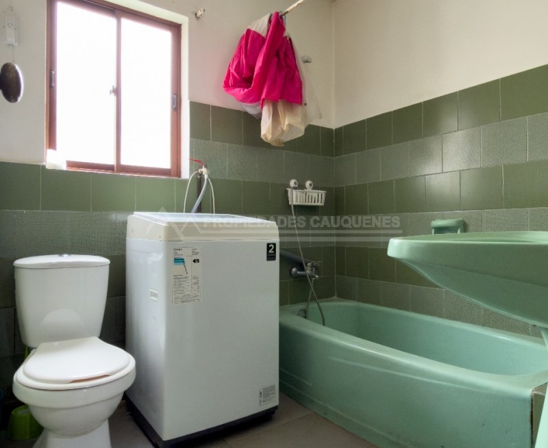 Casa para Destino Comercial en Pleno Centro de Cauquenes