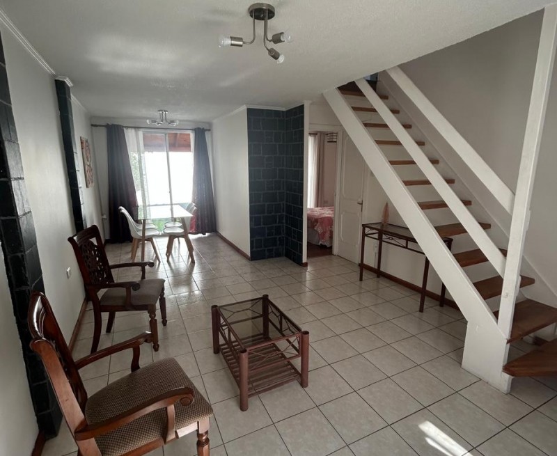 Casa en Villa los Robles, Cauquenes.