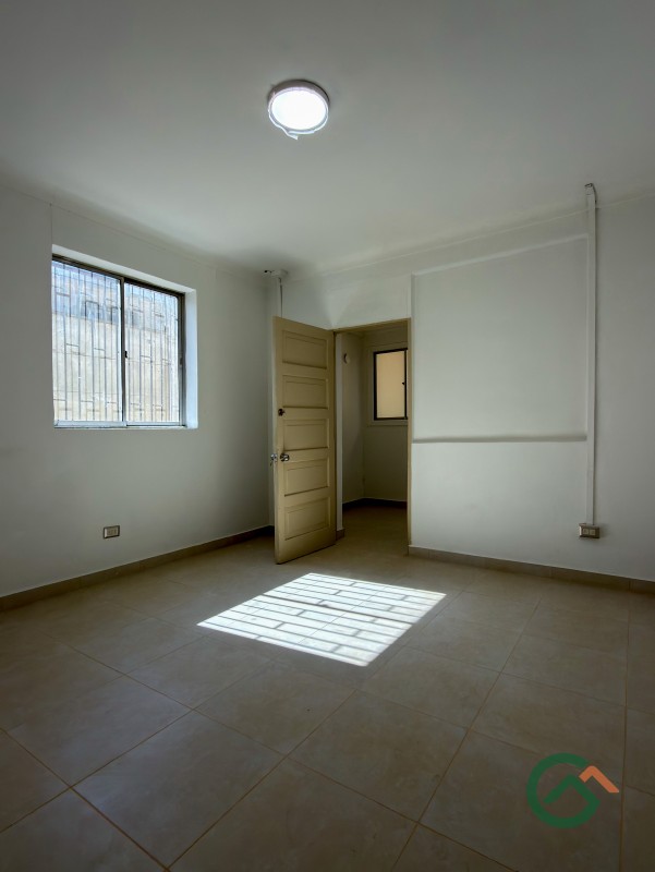 Casa Comercial, en Av Claudina Urrutia