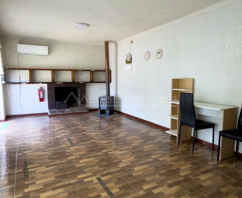 Casa para Destino Comercial en Pleno Centro de Cauquenes