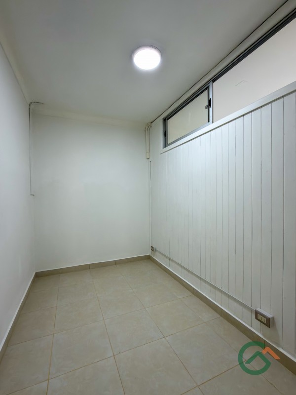 Casa Comercial, en Av Claudina Urrutia