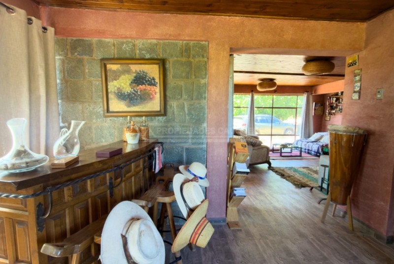 Precioso Campo Con Casa en la Higuera, Cauquenes