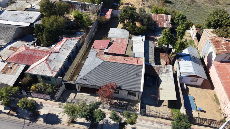 Fotografía de Casa Comercial, en Av Claudina Urrutia