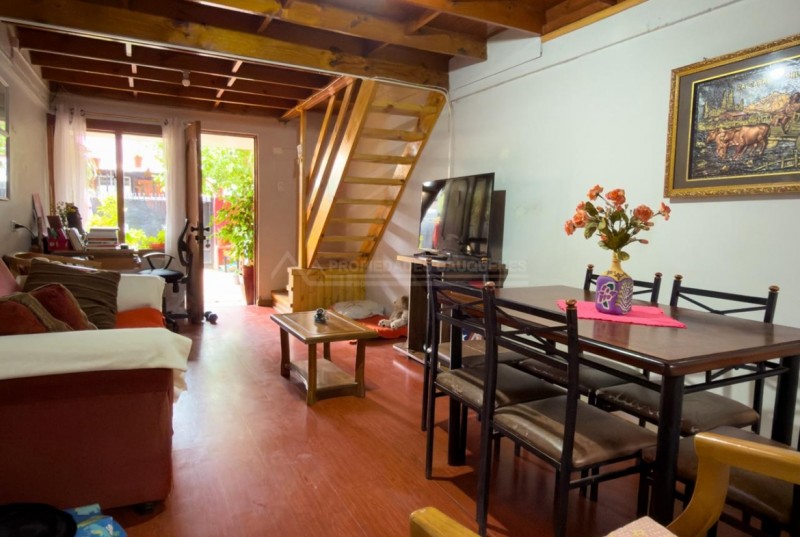 Casa en Villa los Poetas, Sector Porongo