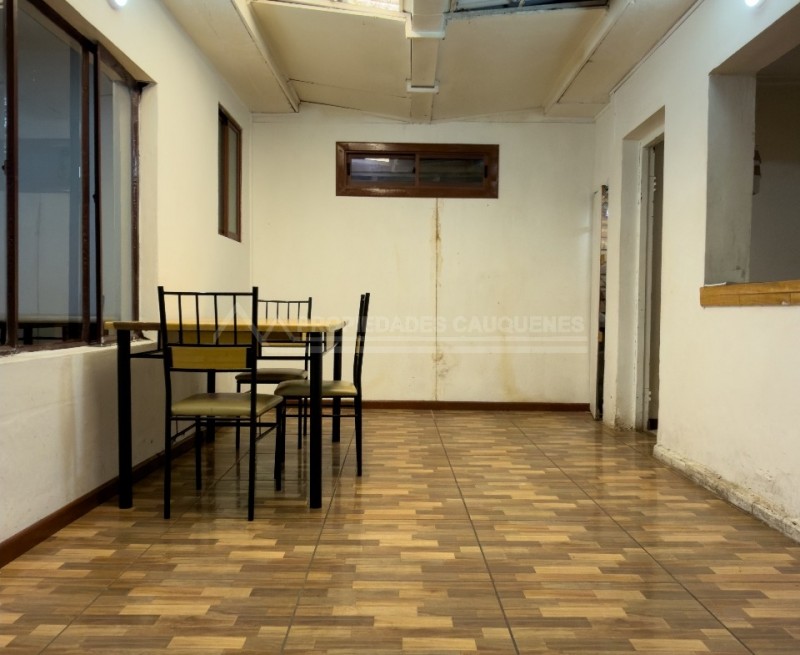 Casa para Destino Comercial en Pleno Centro de Cauquenes