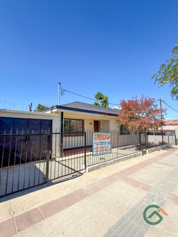 Casa Comercial, en Av Claudina Urrutia