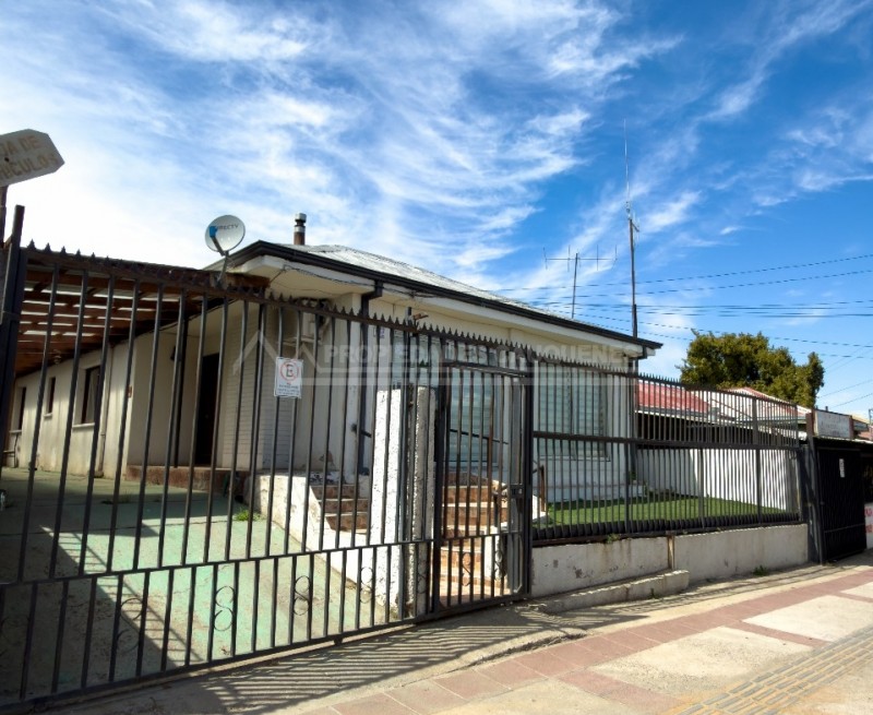 Casa para Destino Comercial en Pleno Centro de Cauquenes