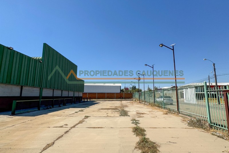 Venta O Arriendo / Bodegas en Sector Barrio Estación