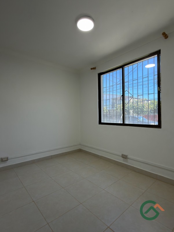 Casa Comercial, en Av Claudina Urrutia