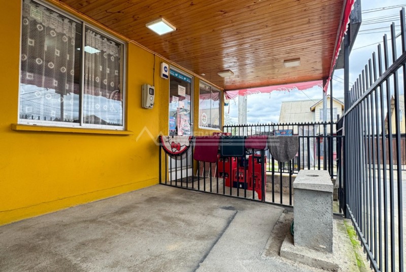 Casa Esquina Con Local Comercial en Villa los Trigales