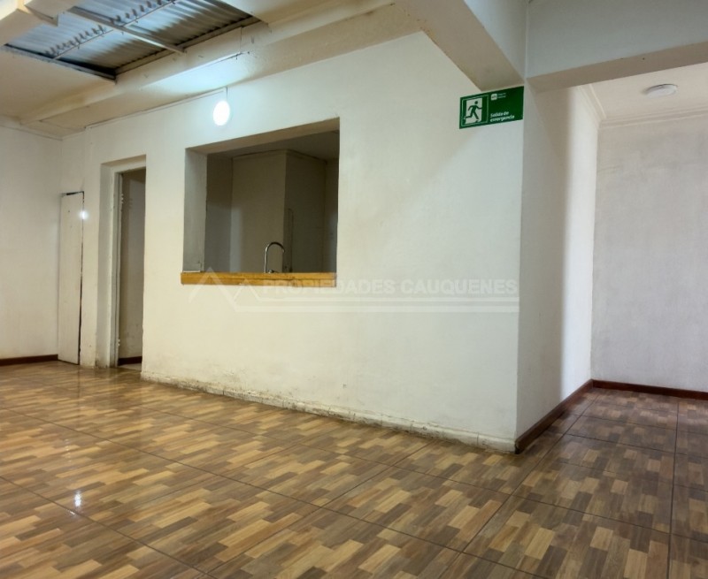 Casa para Destino Comercial en Pleno Centro de Cauquenes