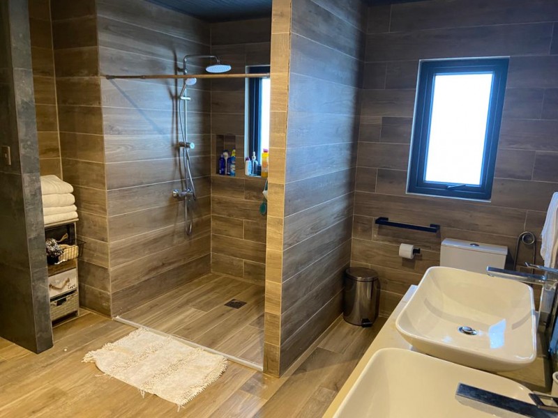 Cómoda y Moderna Casa en Parcela
