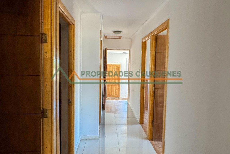Casa Tipo Hostal Con Terreno, Ideal para Fines Comerciales