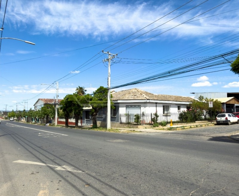 Casa para Destino Comercial en Pleno Centro de Cauquenes