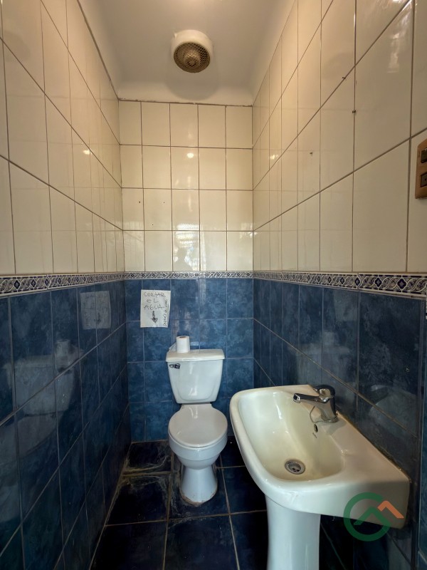 Casa Comercial, en Av Claudina Urrutia