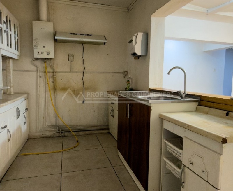 Casa para Destino Comercial en Pleno Centro de Cauquenes