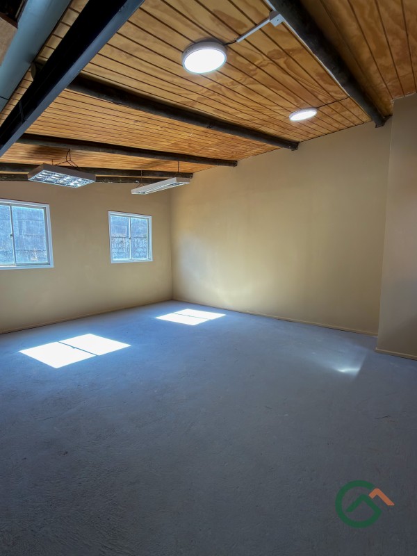 Casa Comercial, en Av Claudina Urrutia