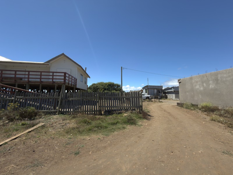 Sitio Urbano Con Casa en Pelluhue