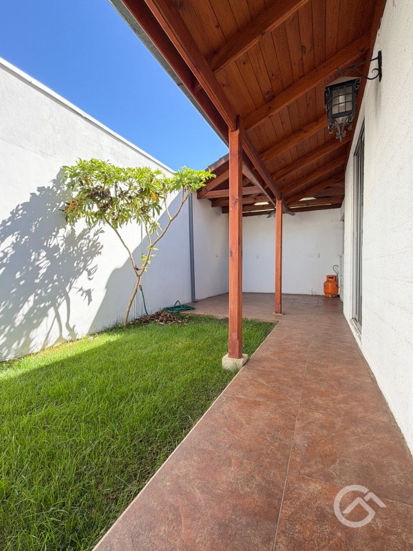 Casa en Villa los Robles, Cauquenes.