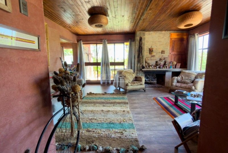 Precioso Campo Con Casa en la Higuera, Cauquenes