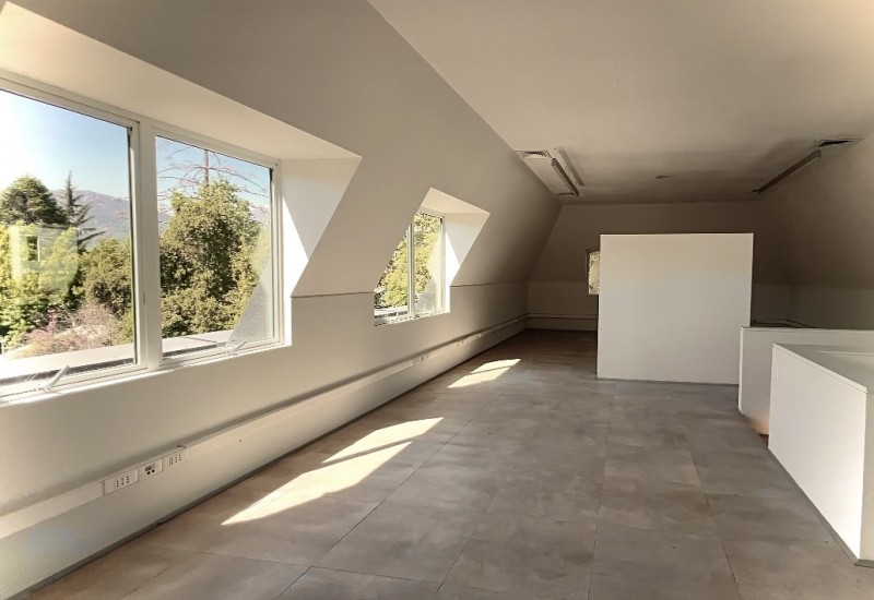 Se Vende Exclusiva Oficina Duplex en Vitacura