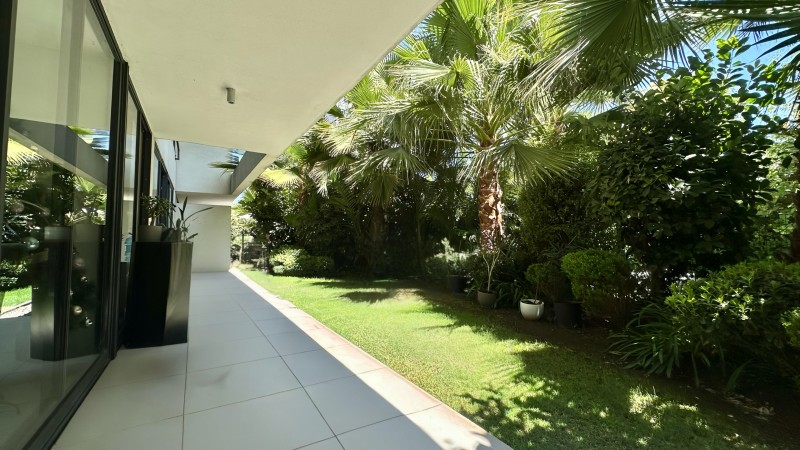 Depto Primer Piso 3D Con Jardín Privado + 2 Estac. + Bodega