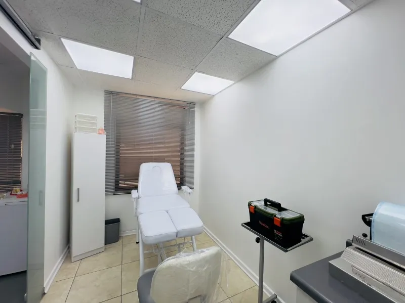 Moderna Clínica Dental en Venta, Metro Tobalaba