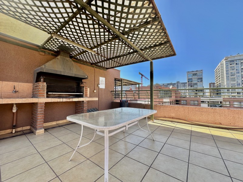 Semi Nuevo Vista Despejada 1D1B+Est / Metro U. de Chile