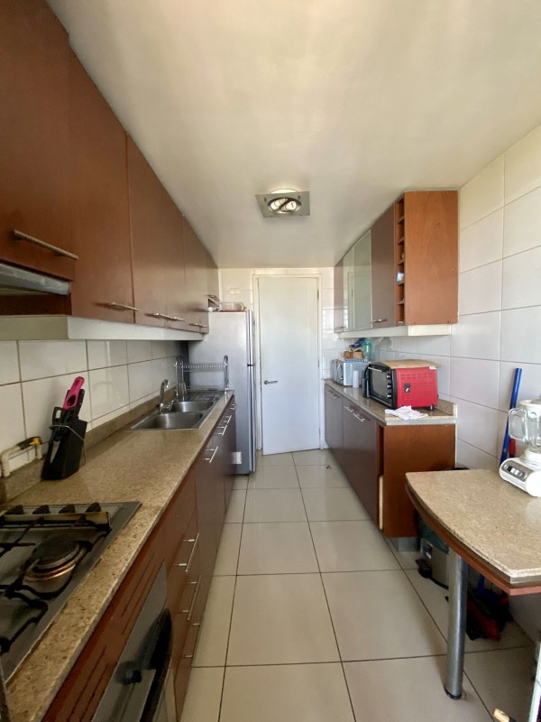 Amplio y Luminoso Departamento 4D 3B 1E + B Vista Despejada.